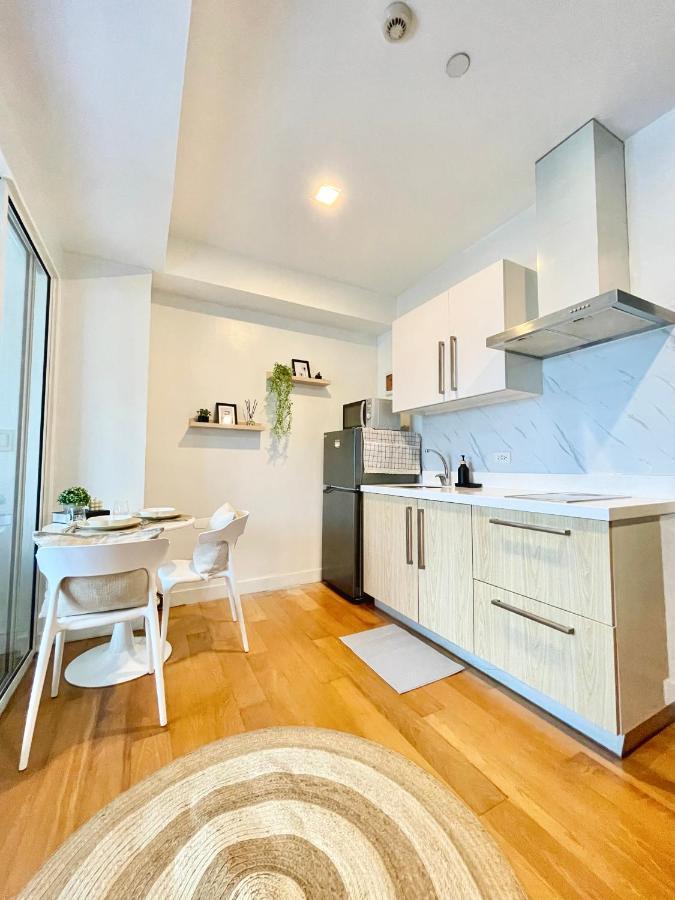 شقة The Serene Escape Rockwell Makati City View 1Br مانيلا المظهر الخارجي الصورة