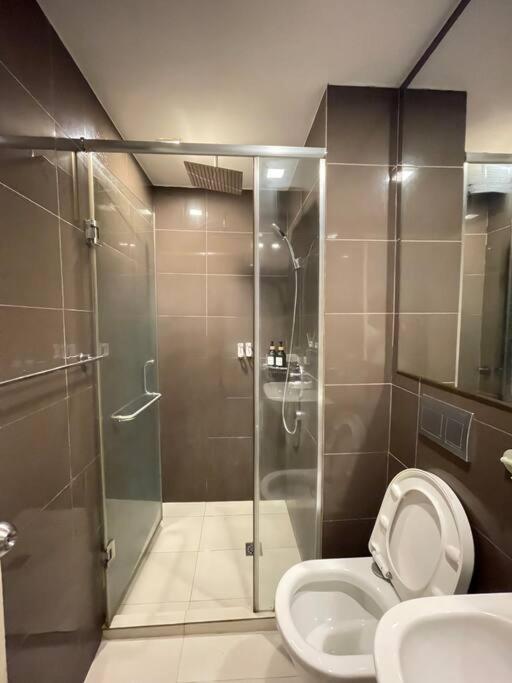 شقة The Serene Escape Rockwell Makati City View 1Br مانيلا المظهر الخارجي الصورة